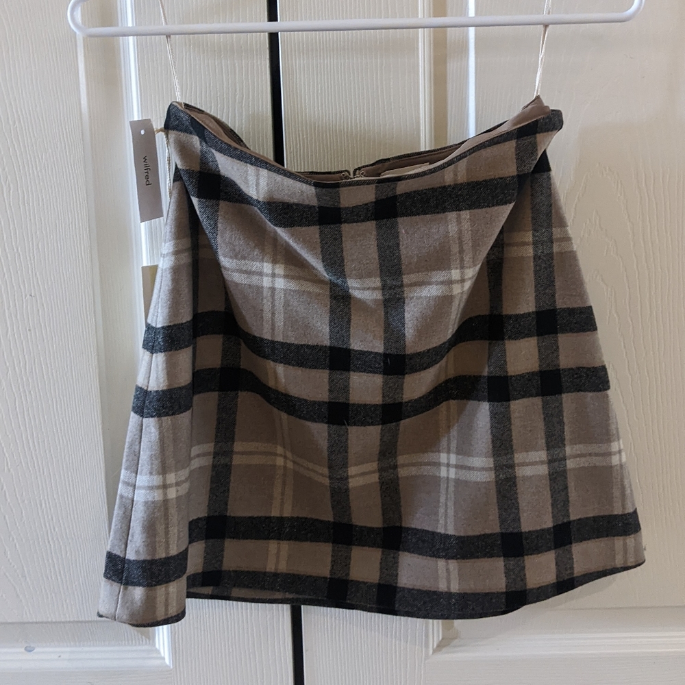 Aritzia plaid skirt BNWT size 4